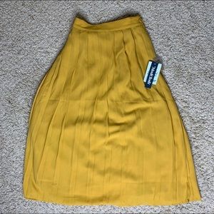 NWT ModCloth Midi Skirt Yellow size:Small